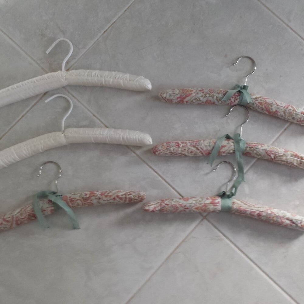 Lot of 6 Padded Hangers